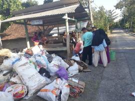 BANK SAMPAH RT 029 PUTAT WETAN TETAP EKSIS